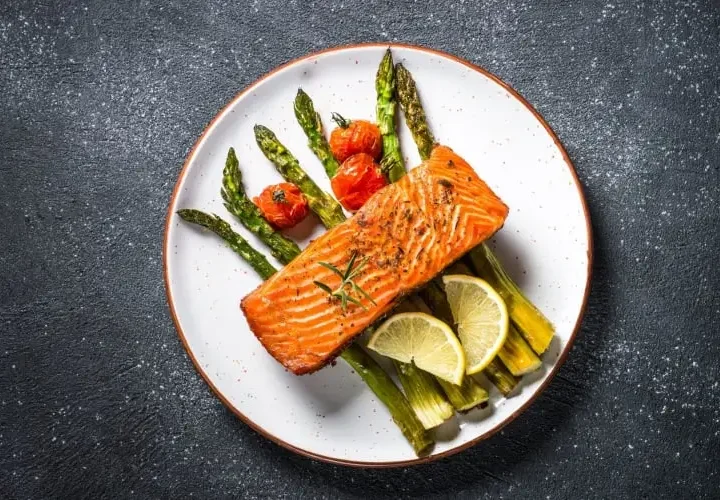 What Temperature Should Salmon Be Cooked To?